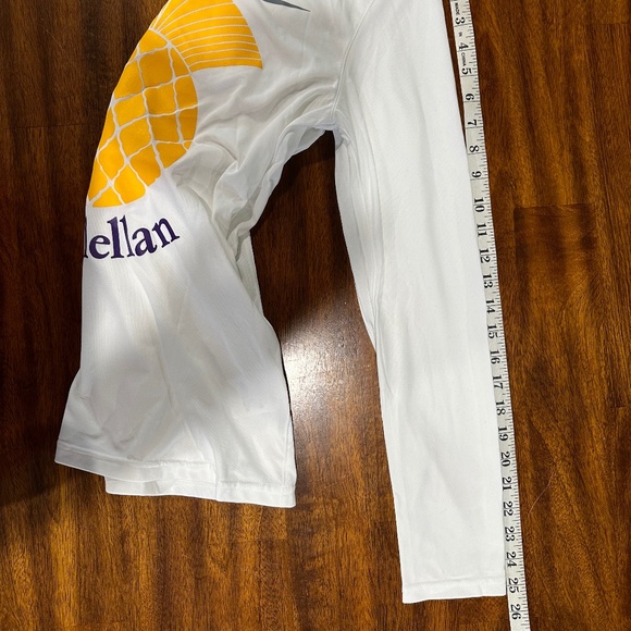 The Nike‎ Tee Women's - Dry Fit -  Long Sleeve - Size M - NEW With Tags. - Picture 12 of 13